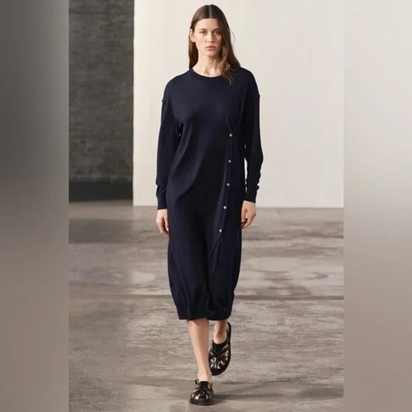 Zara - NWT Navy Knit Side Button Round Neck Long Sleeve Midi Dress Size Medium